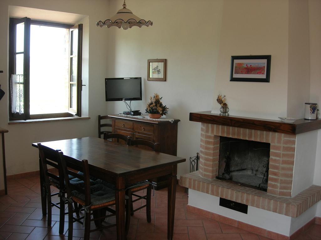 Agriturismo La Valle Del Sole Castiglione d'Orcia Ruang foto