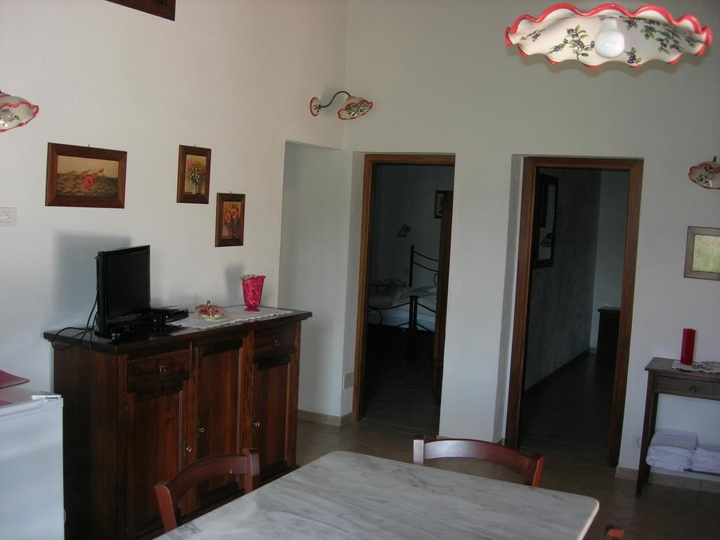 Agriturismo La Valle Del Sole Castiglione d'Orcia Ruang foto